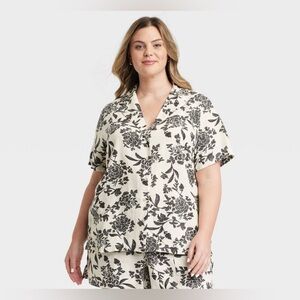 NEW Universal Thread Black and White Floral Top XXL